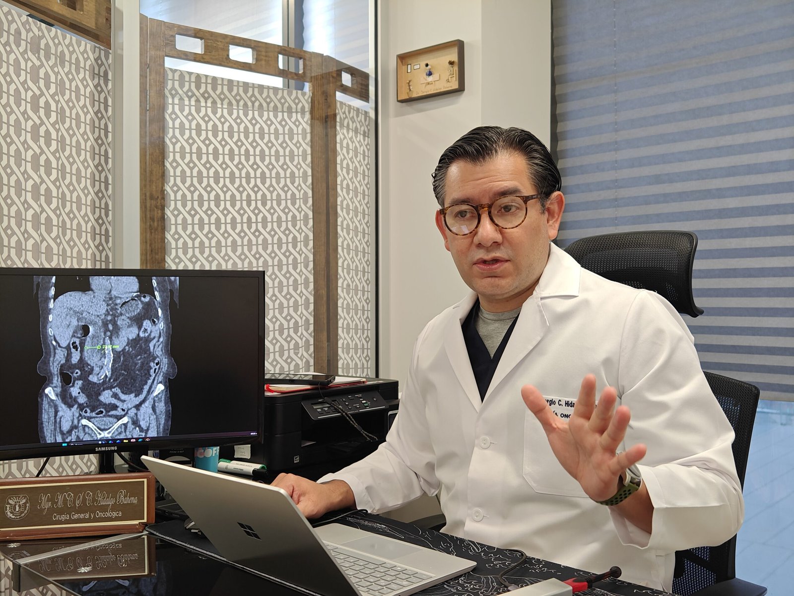 Cirujano oncólogo para tratamiento quirúrgico de cáncer gástrico en Naucalpan